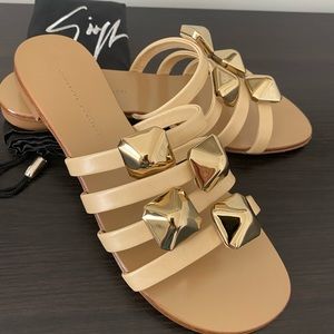 Giuseppe Zanotti beautiful flats